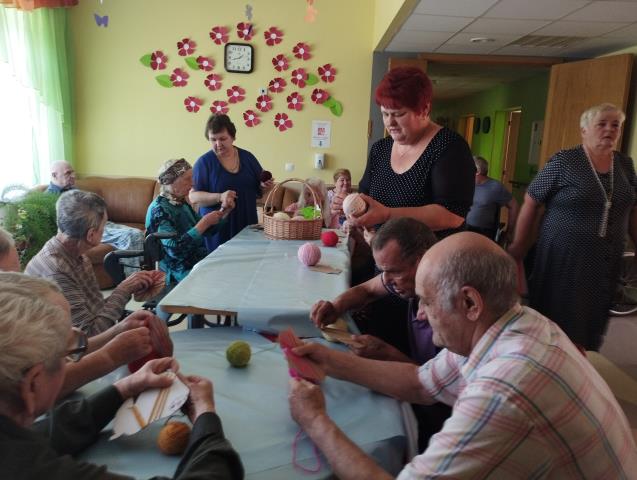 Izbraukuma radoša darbnīca "Vācam ražu" Višķu sociālo aprūpes centrā "Rūpes"